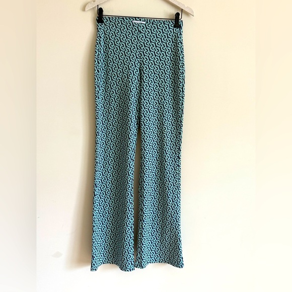 Urban Outfitters Retro Print Flare Pants Size S - Picture 1 of 10